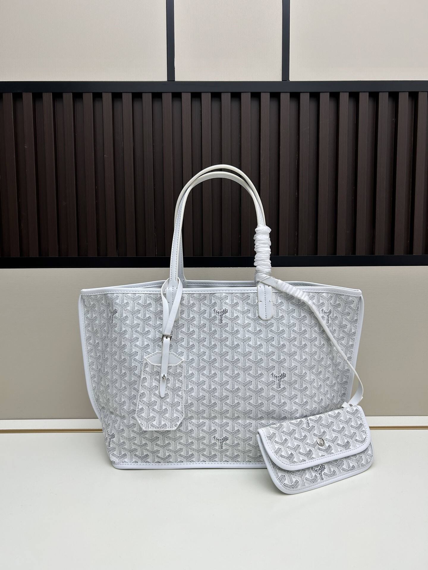 G Totes