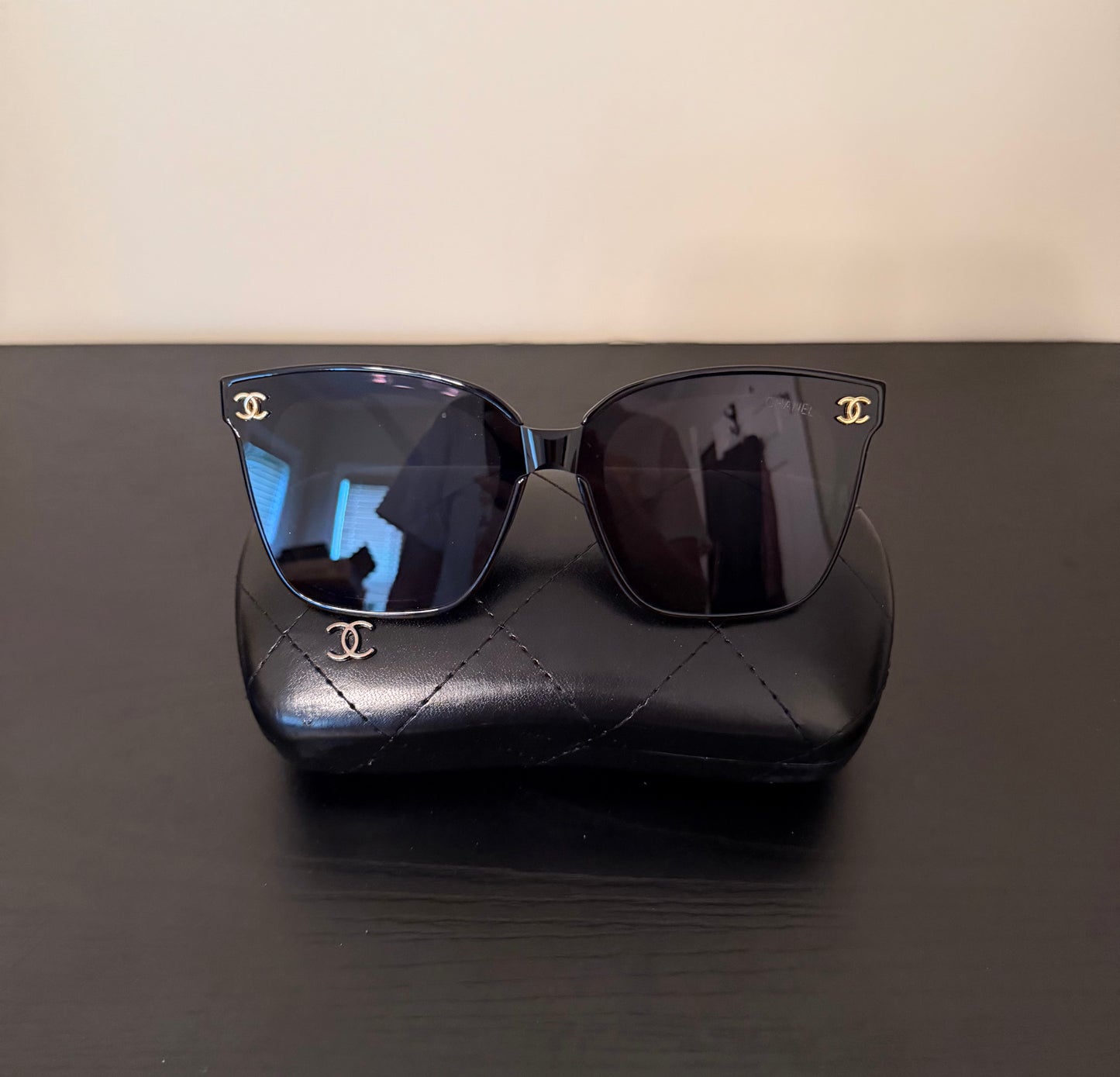 Double C Black/Gold Pearl Sunnies