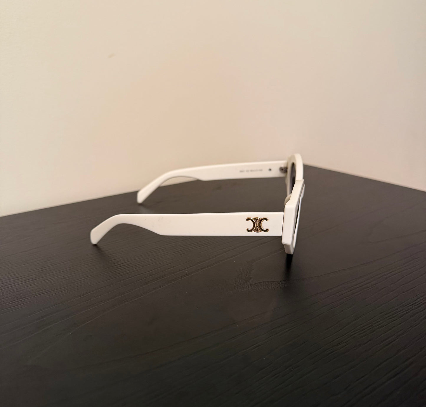 CEL White/Gold Sunnies