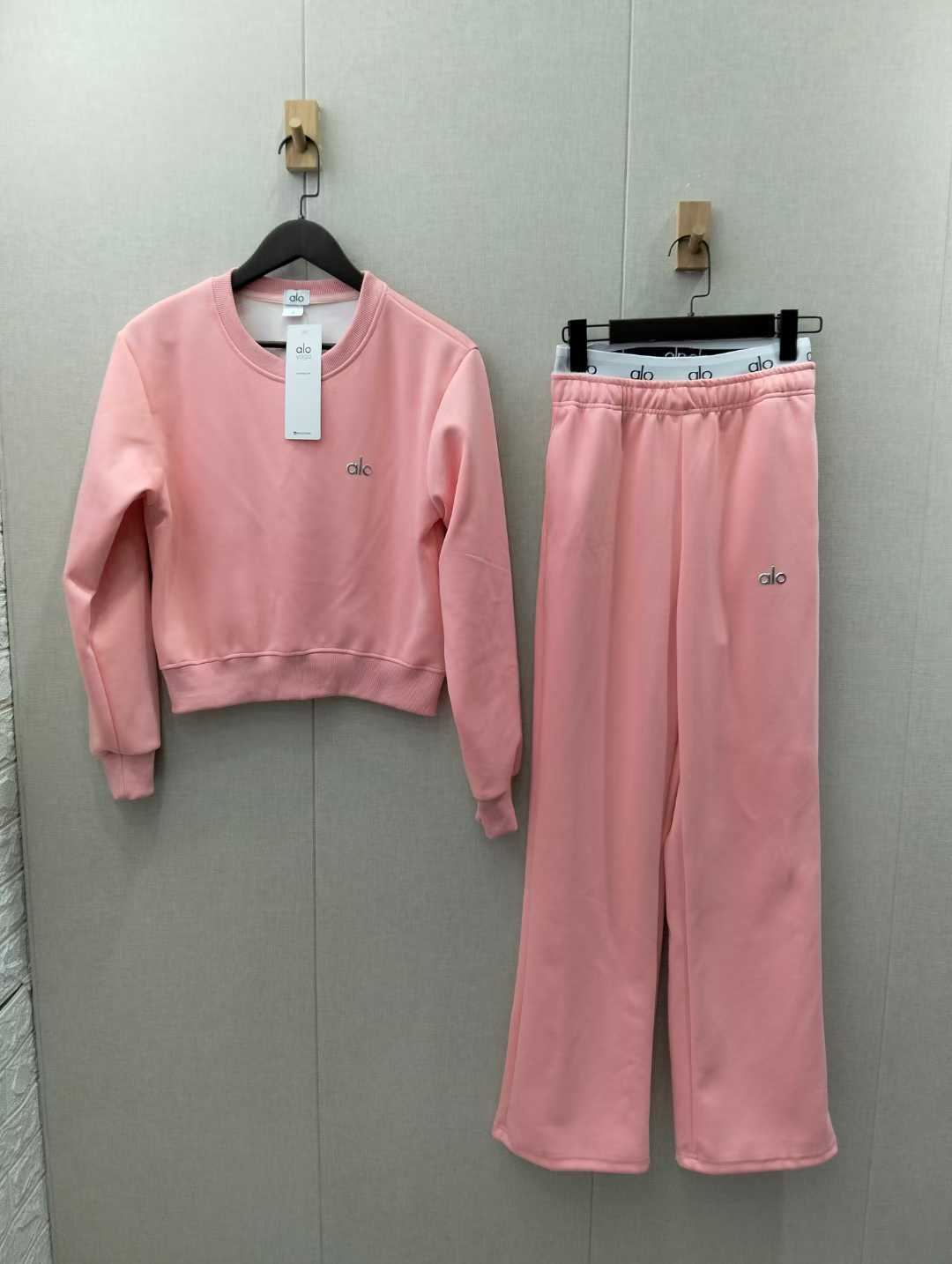 A L O Crewneck/Straight Leg Joggers Sets