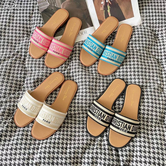 💿 Flat Woven Sandals