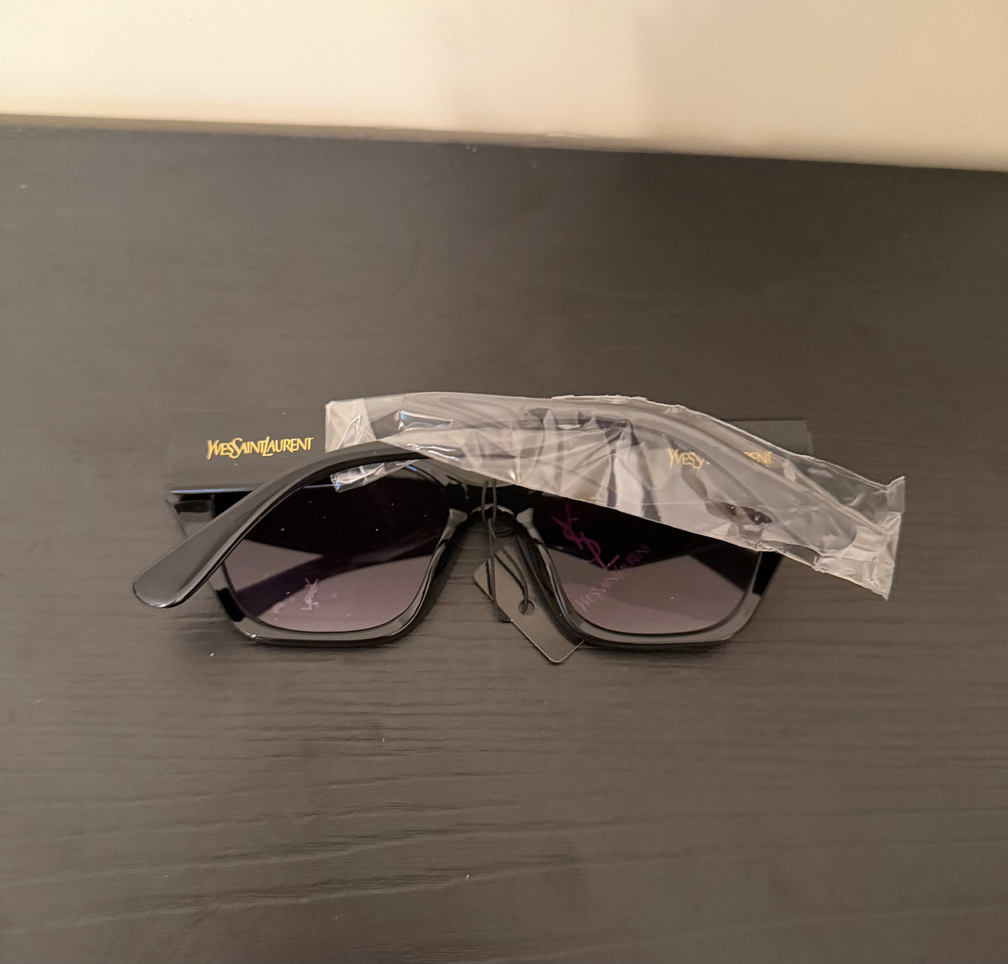 Y $ Black/Gold Sunnies