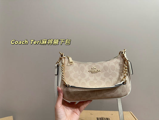 Signature C Modern Curve Shoulder Bags