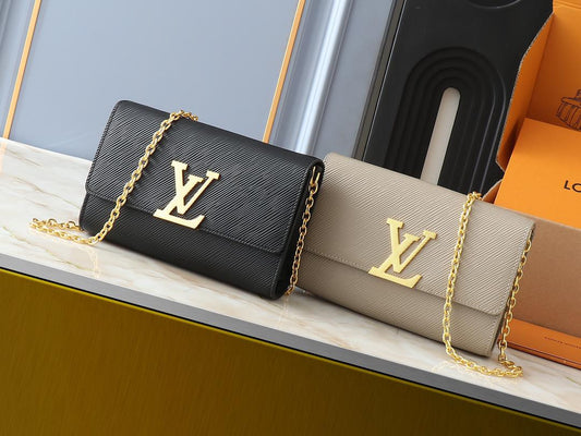 Modern Flip Crossbody Bags