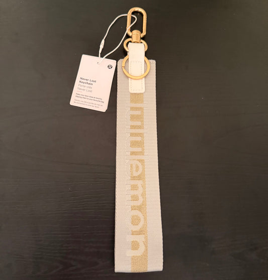 🍋 Grey/Gold Keychain