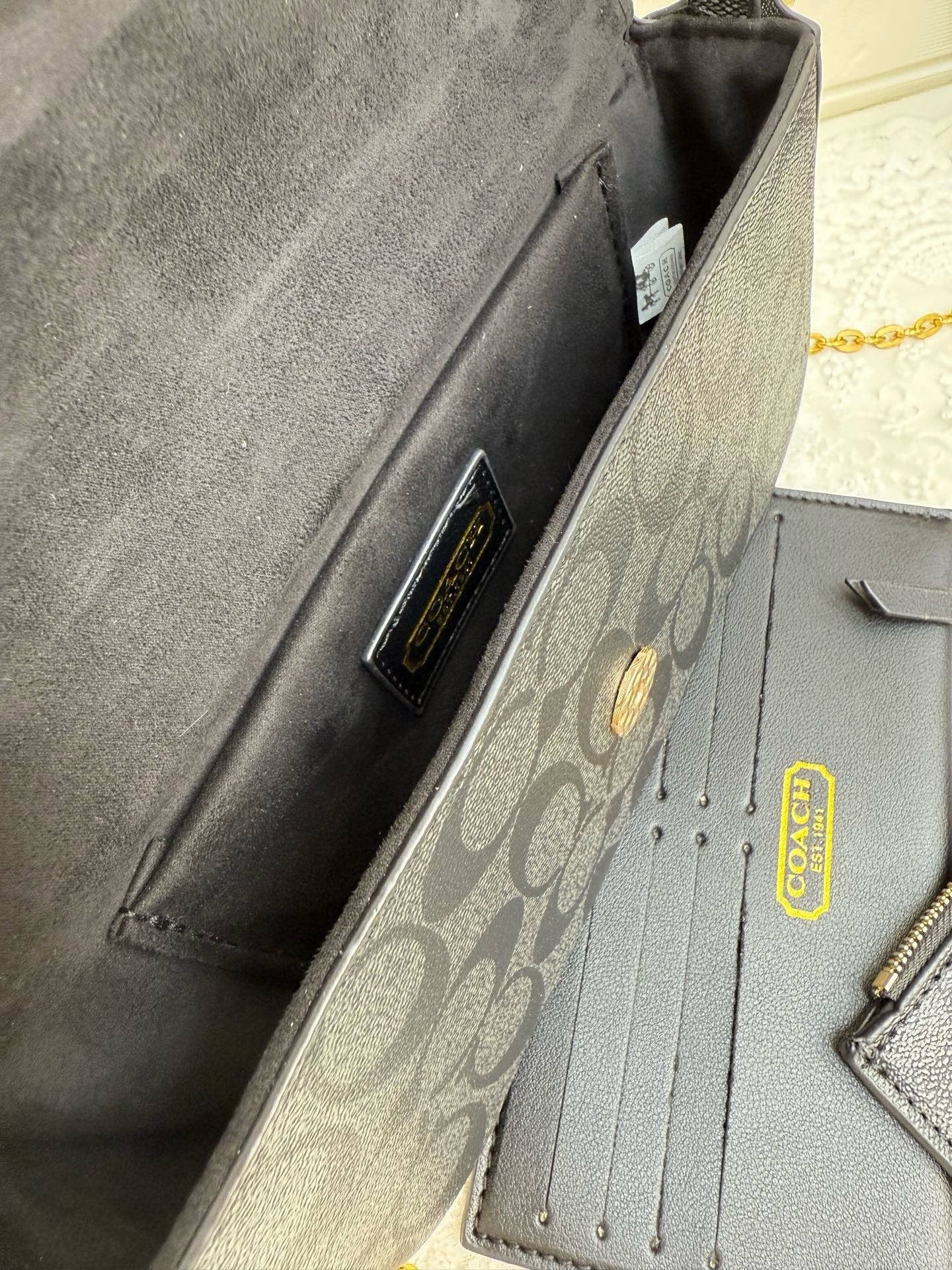 BF - Signature C Wallet Bags