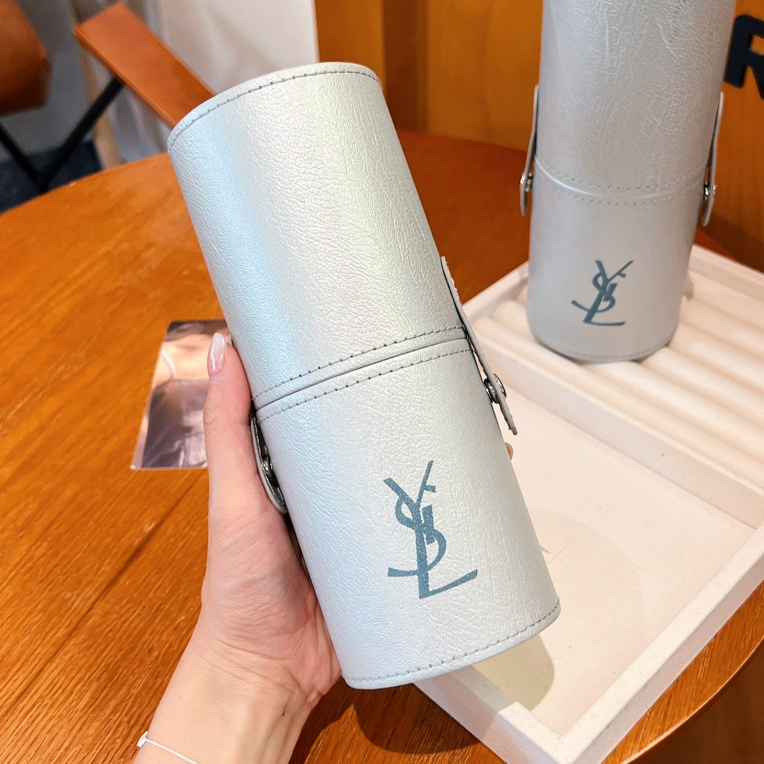 Y $ Makeup Brush Set