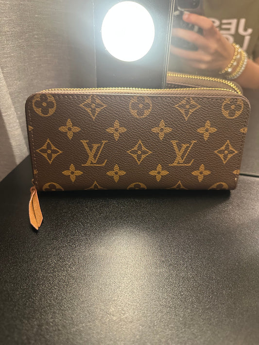 Brown Monogram Zip Wallet (Tassel Pull)