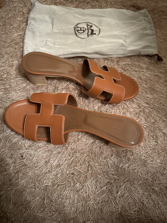 Brown Helen Mini Heels (Women’s 7)