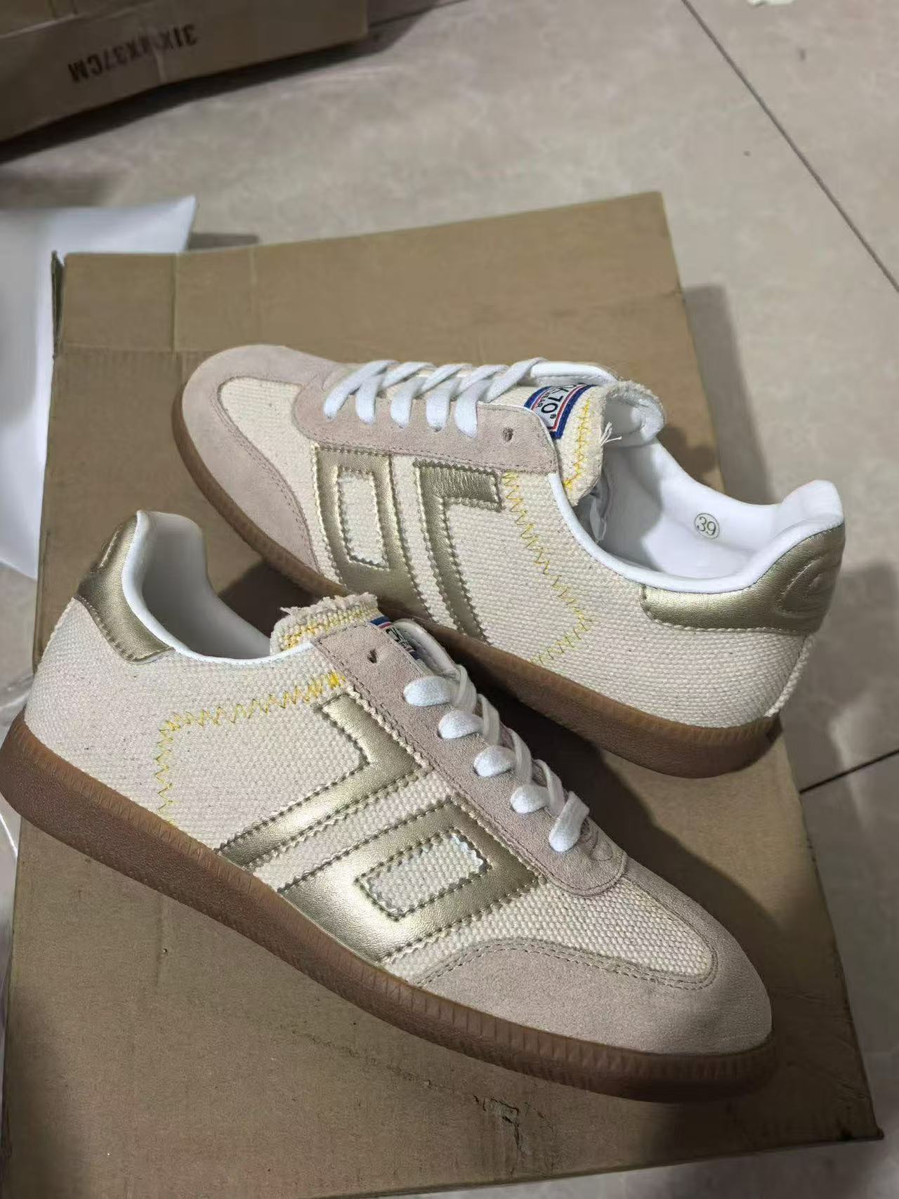 BK 70 Gold Vintage Sneakers