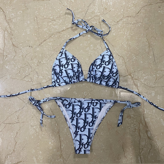 💿 White/Black Bikini Bathing Suit