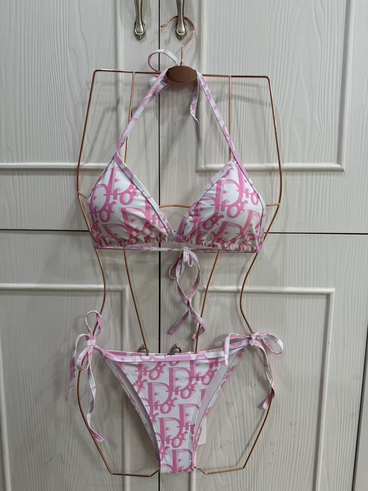 💿 White/Pink Bikini Bathing Suit