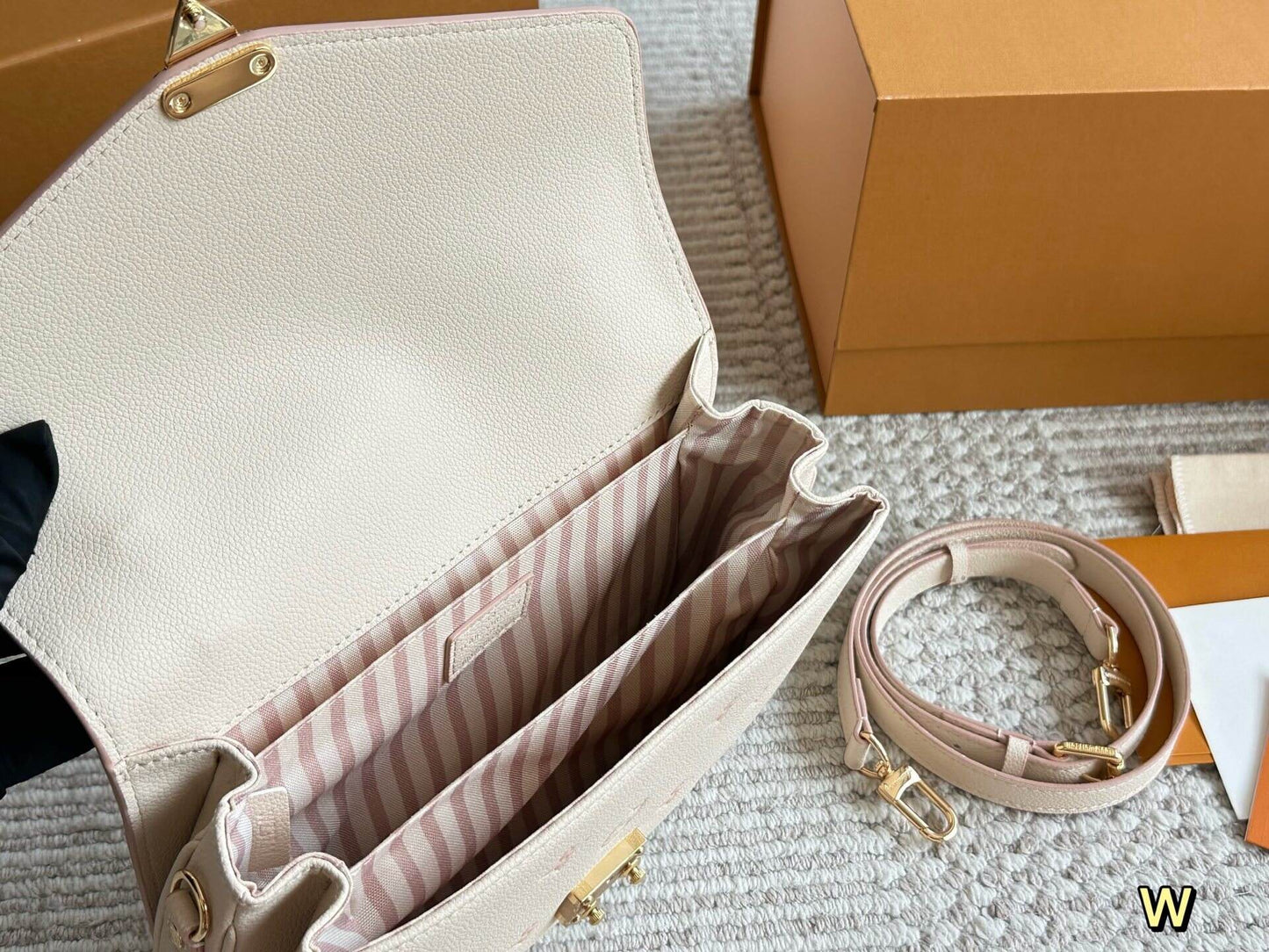 Cream/Pink Monogram Signature Snap Bag