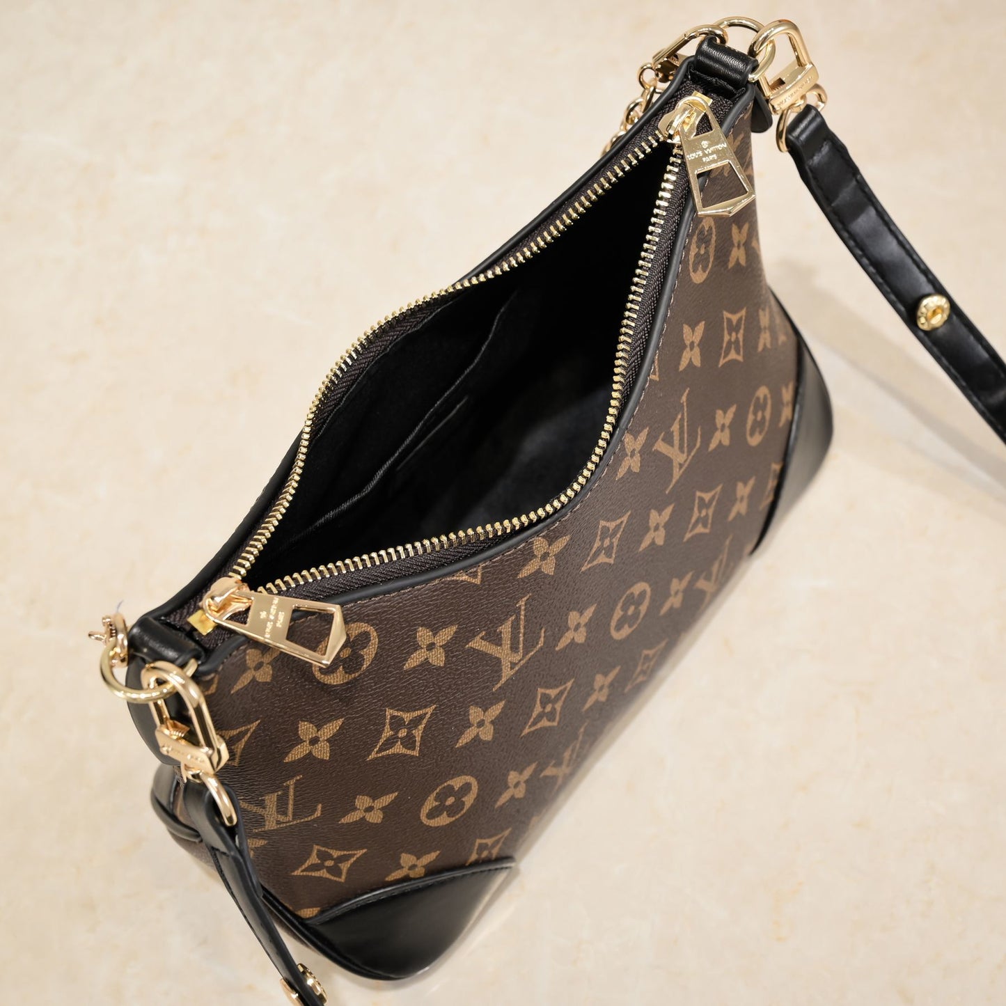 Monogram Vintage Shoulder Bags