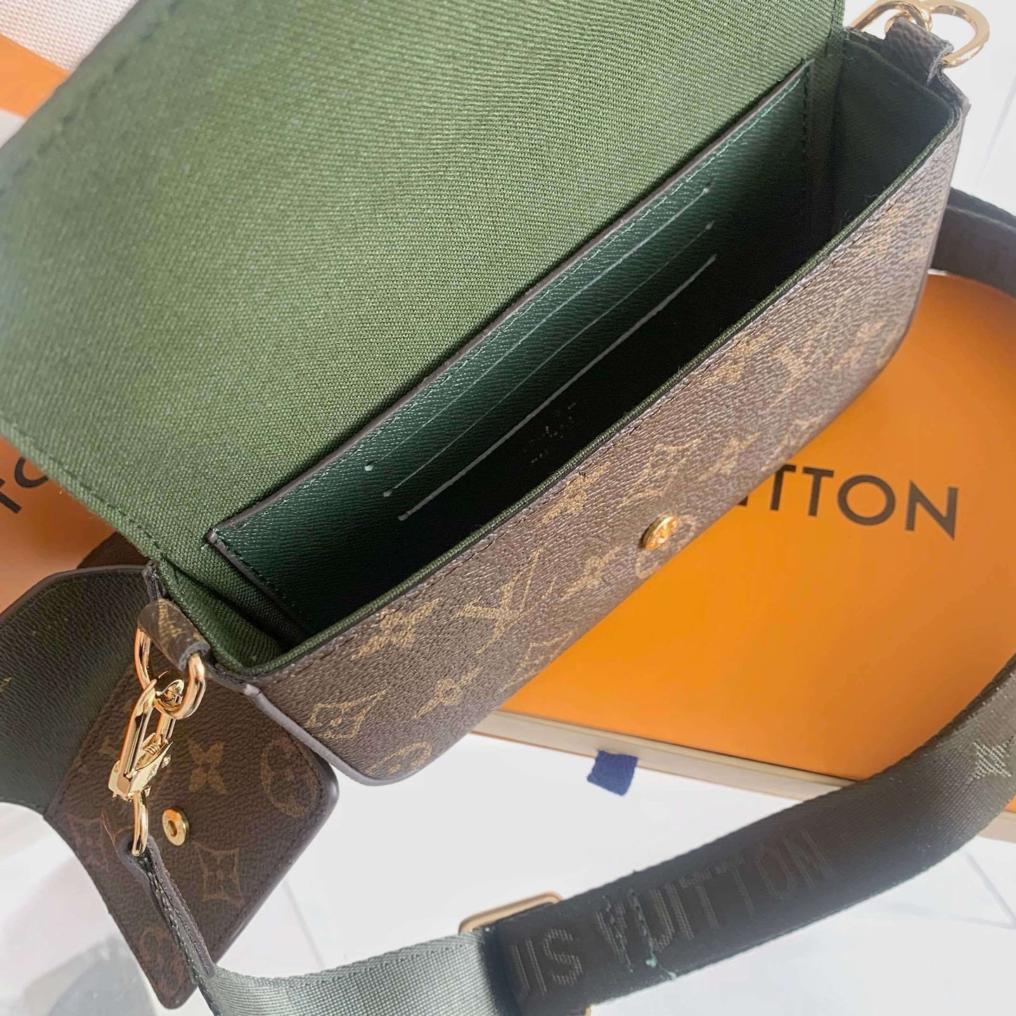 Brown Monogram Caroline Wallet Bags